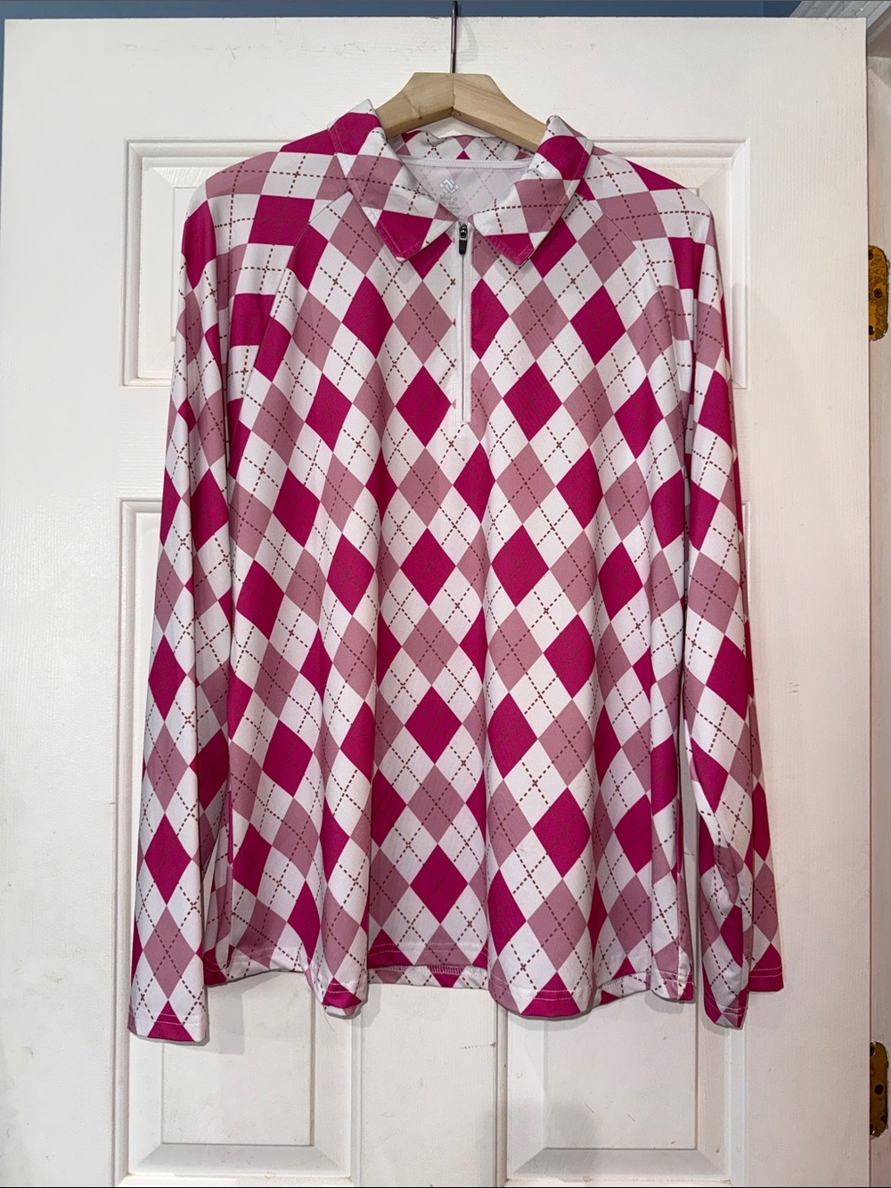 Women's Long Sleeve Zip-Front Argyle Hoodie - Pink/White